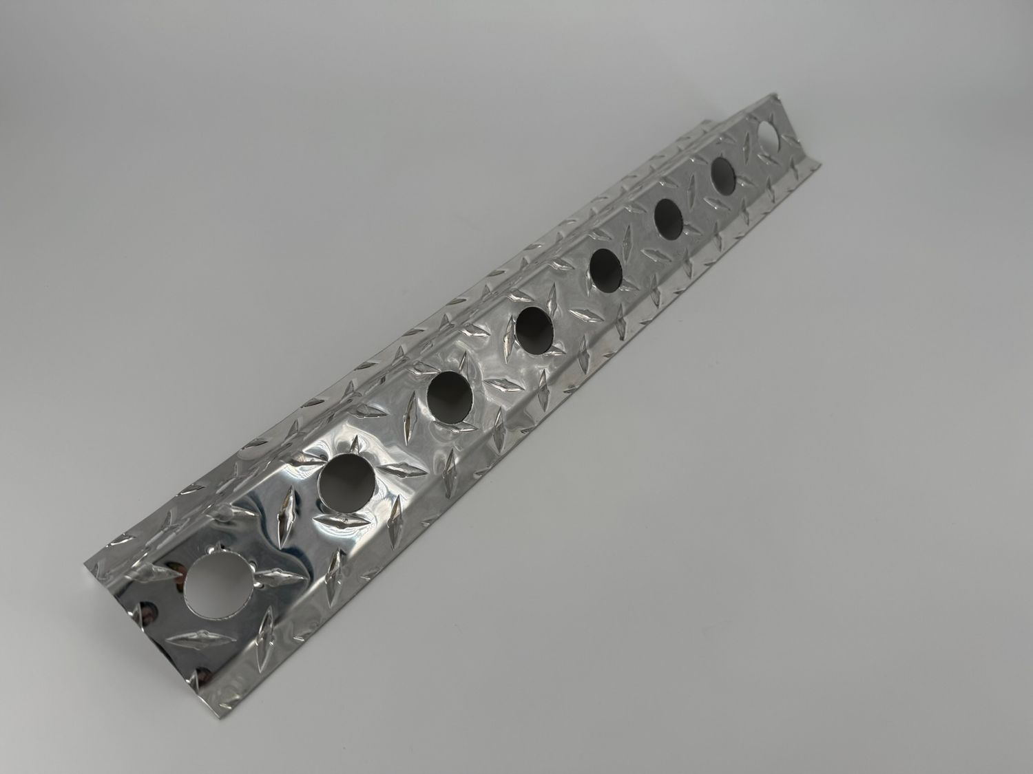 TOW RAX 90 DEG STRAP TRACK DIAMOND PLATE 26" LENGTH