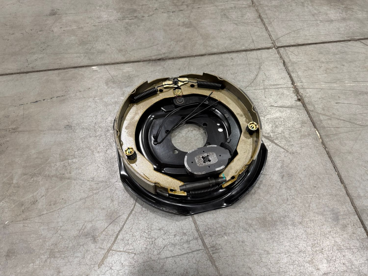 12" X 2" RH 6-7K MANUAL ADJUST ELECTRIC BRAKE ASSEMBLY