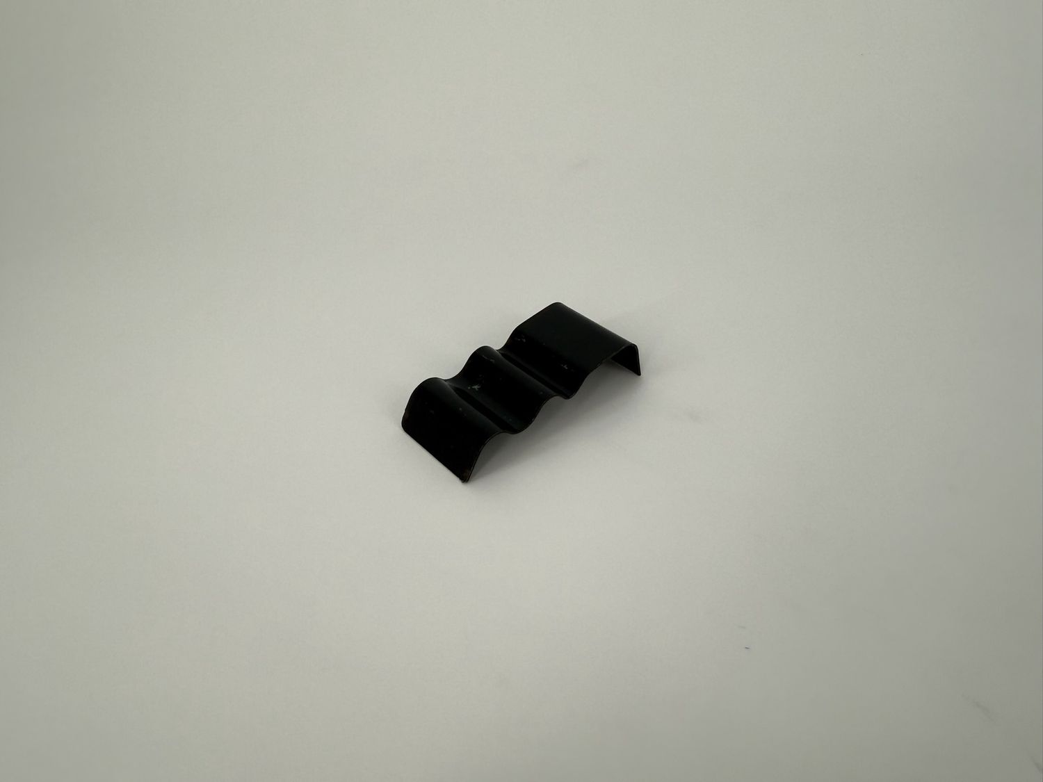 HARNESS CLIP- 2-7/8" X 1-1/4" PAINTED
