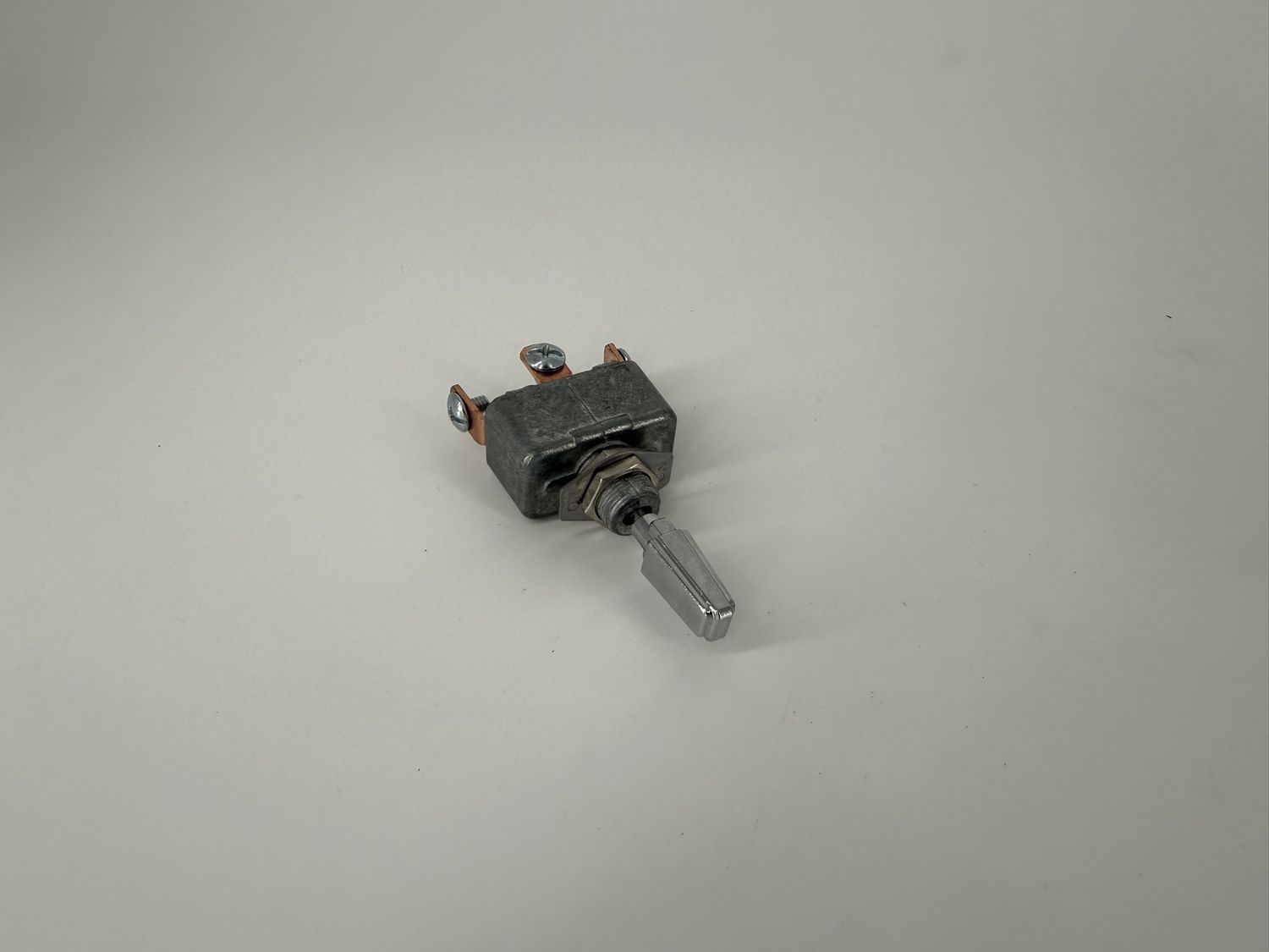 HEAVY DUTY TOGGLE ON-OFF-ON SPTD SWITCH