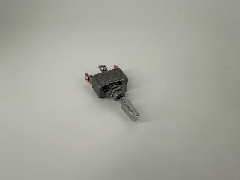 HEAVY DUTY TOGGLE ON-OFF-ON SPTD SWITCH