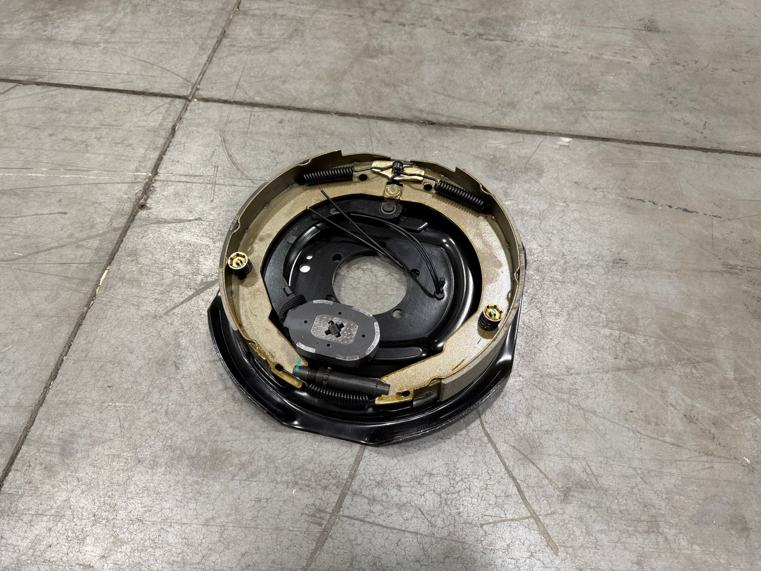 12" X 2" LH 6-7K MANUAL ADJUST ELECTRIC BRAKE ASSEMBLY