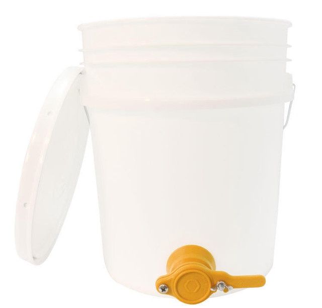 5 gal Pail W/ Honey gate