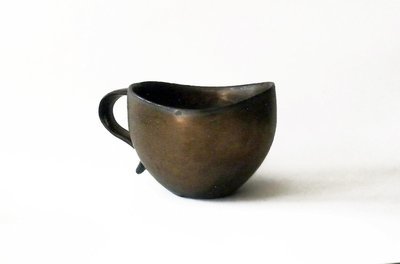 Curvy Lip Mug in Bronze