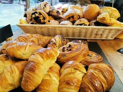 12 Pastries Selection