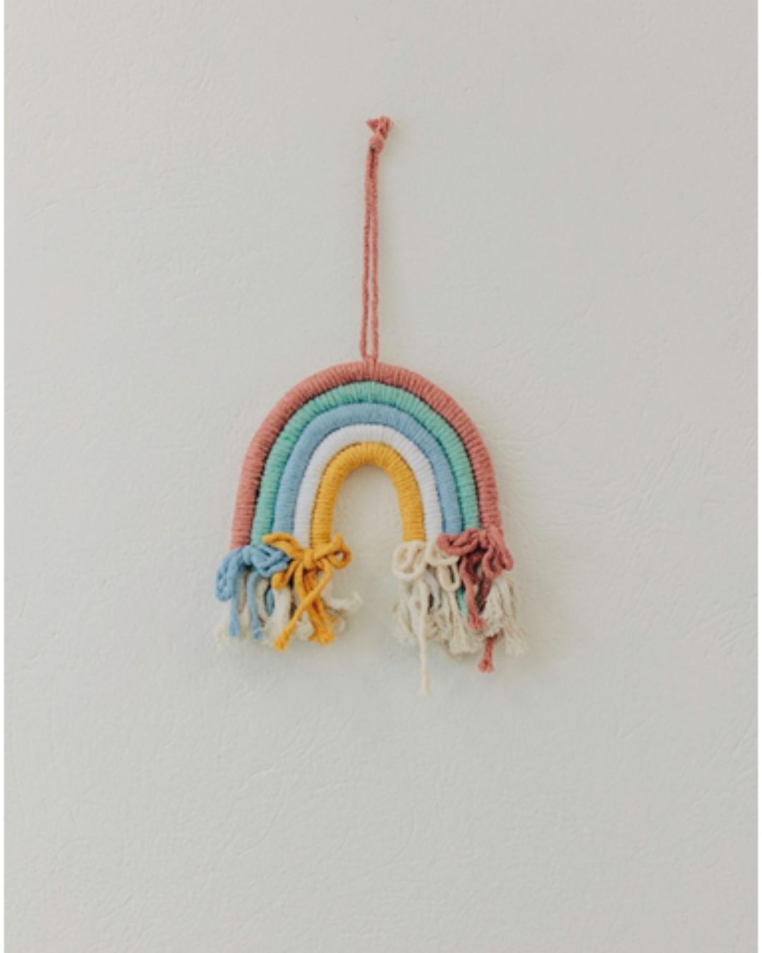 Κρεμαστό Μακραμέ Ουράνιο Τόξο