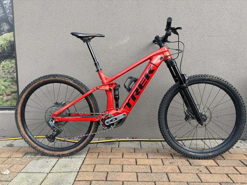TREK 8900 レッド 26インチ Ex-Rental TREK Rail 8 GX AXS - X-Large