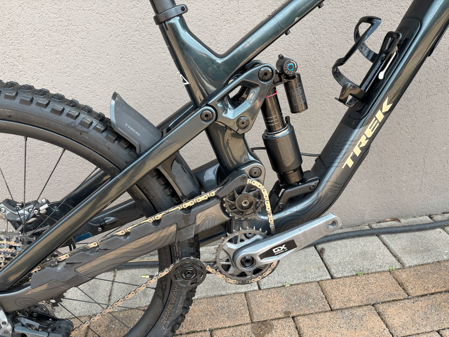 Ex-Rental TREK Slash 9.8 GX AXS Daintree 2024 - M Ex-Rental TREK Slash 9.8 GX AXS Daintree 2024 - M