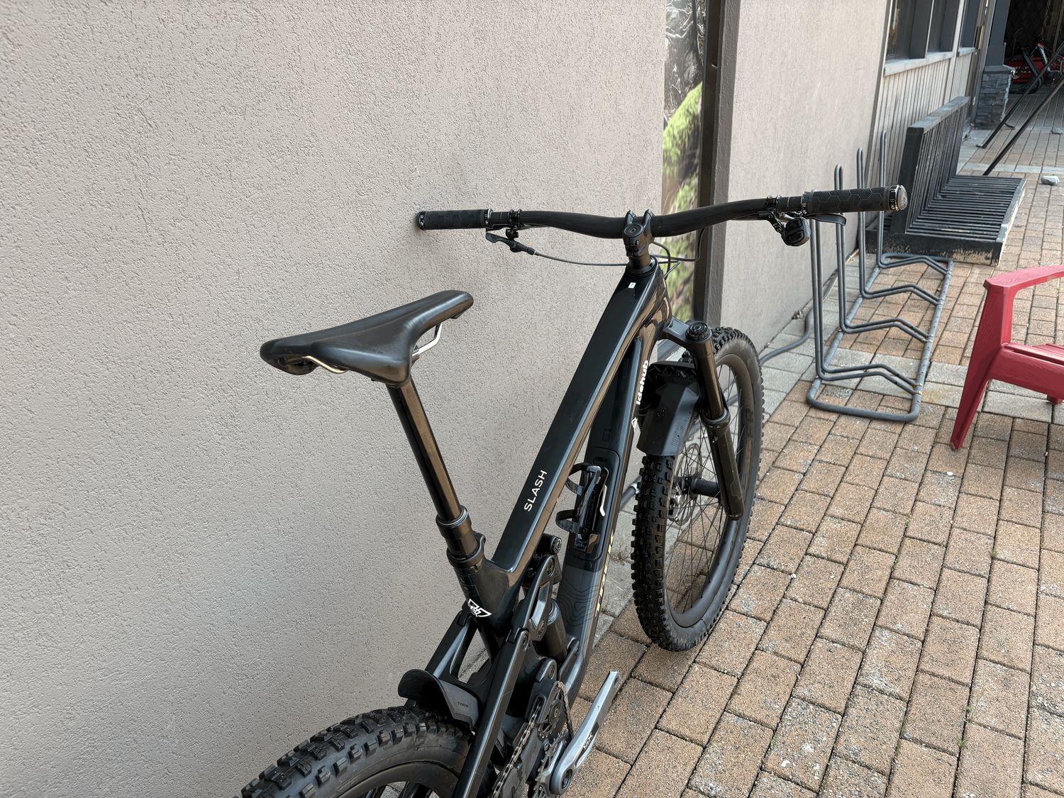 Ex-Rental TREK Slash 9.8 GX AXS Daintree 2024 - M Ex-Rental TREK Slash 9.8 GX AXS Daintree 2024 - M