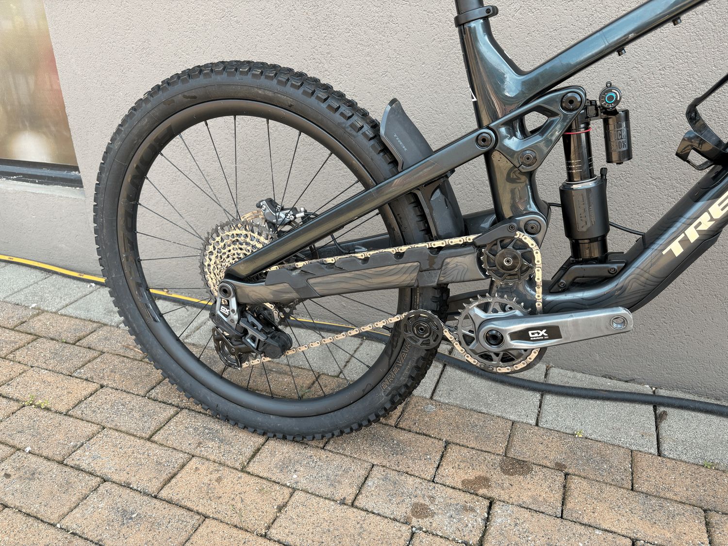 Ex-Rental TREK Slash 9.8 GX AXS Daintree 2024 - M Ex-Rental TREK Slash 9.8 GX AXS Daintree 2024 - M