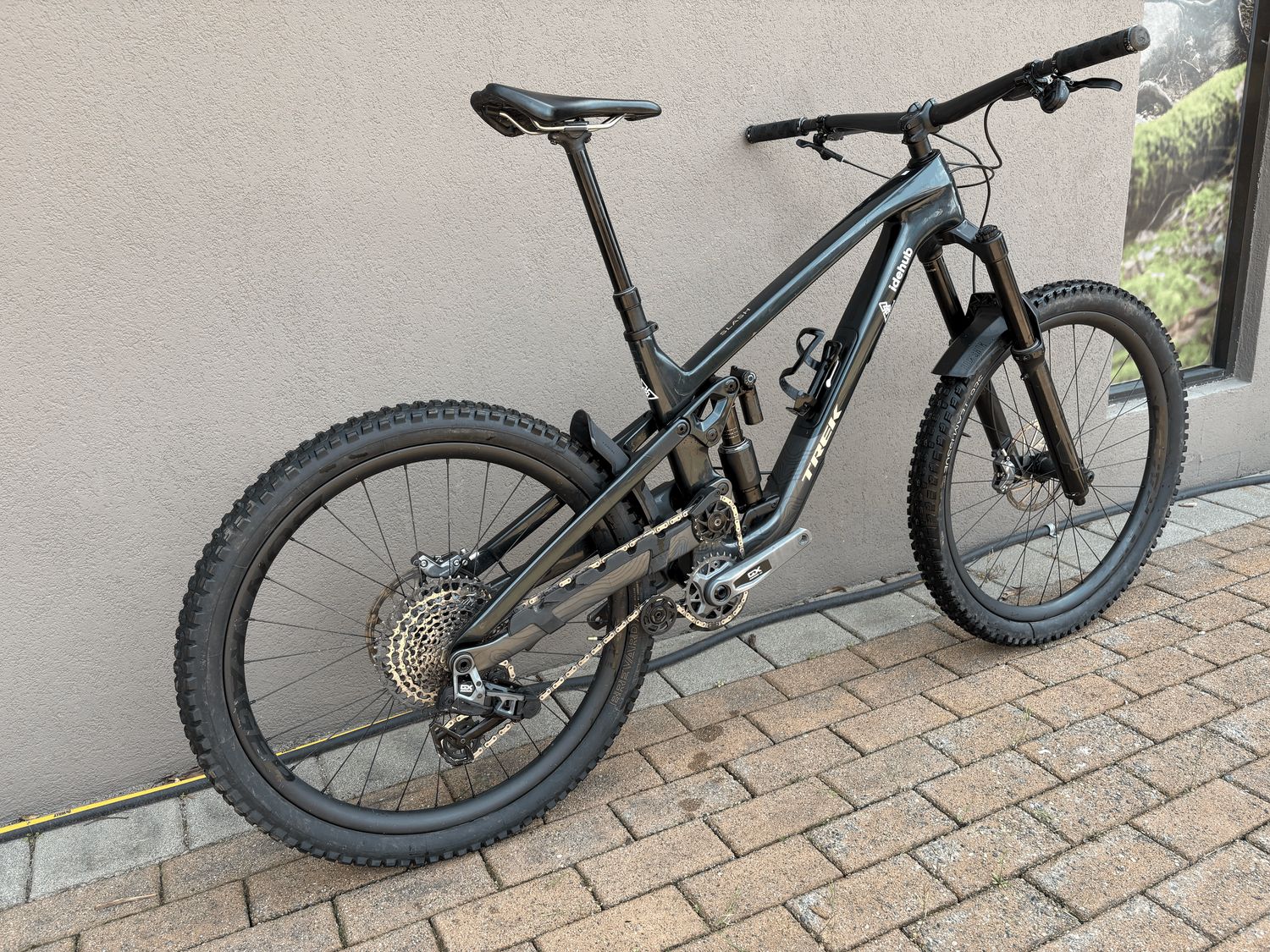 Ex-Rental TREK Slash 9.8 GX AXS Daintree 2024 - M Ex-Rental TREK Slash 9.8 GX AXS Daintree 2024 - M