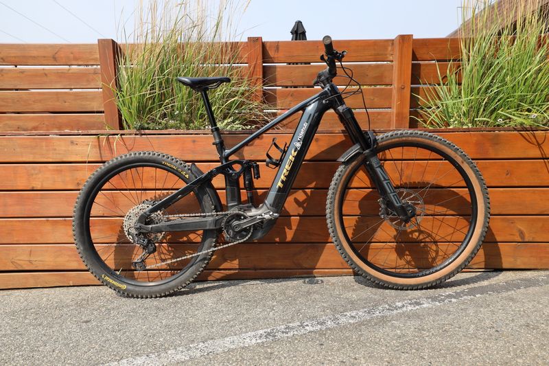 (EX-RENTAL) Rail+ 8 Gen 5, Size: Small