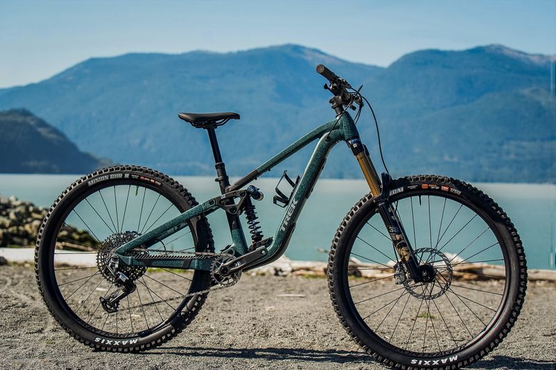 (EX-RENTAL) Fuel LX 9 EA90 Size: Small