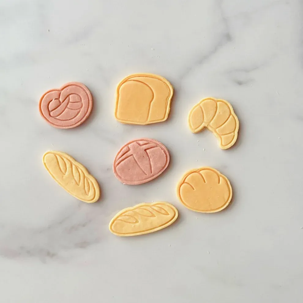 Loopypaws Goat Milk Bites, shapes: patisserie bites