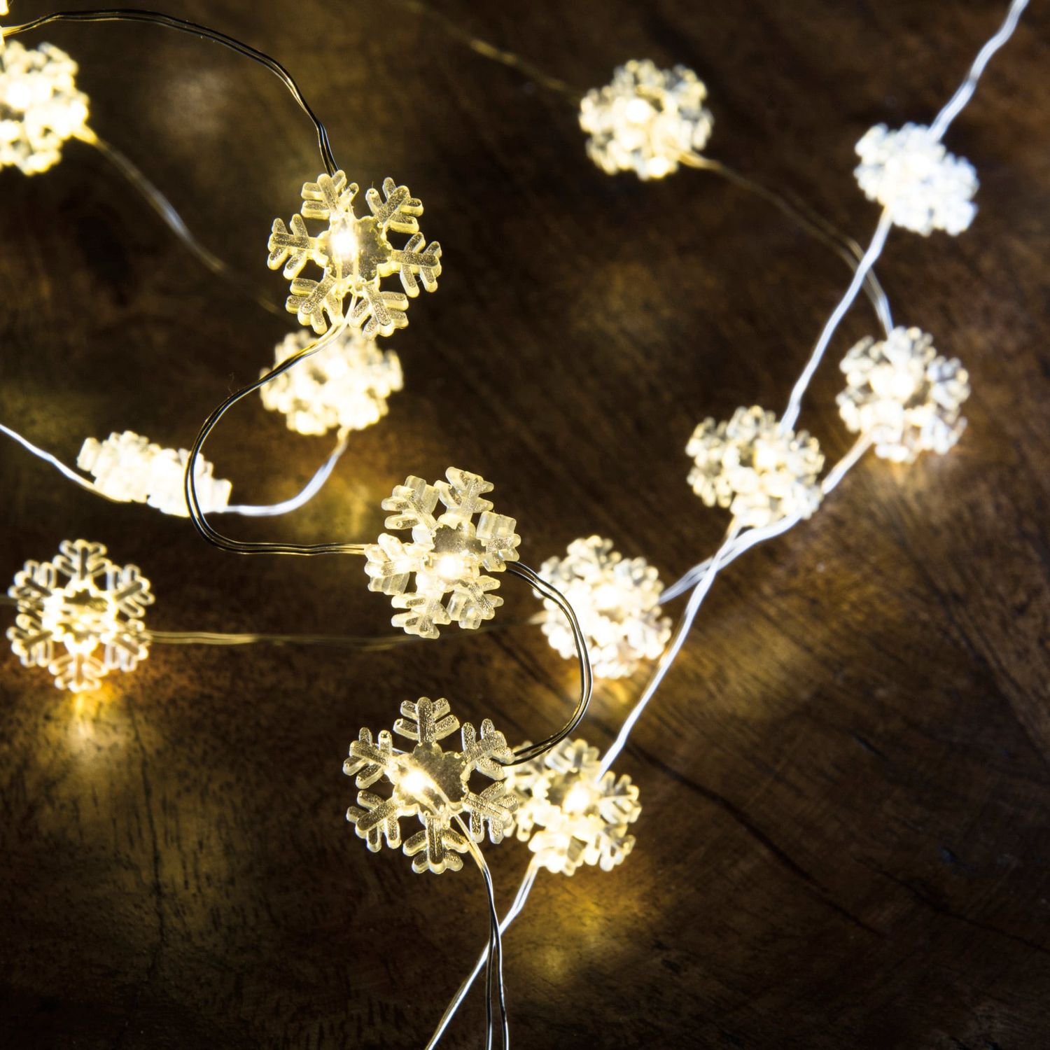 Snowflake Wire Lights - Requires 2 Aa