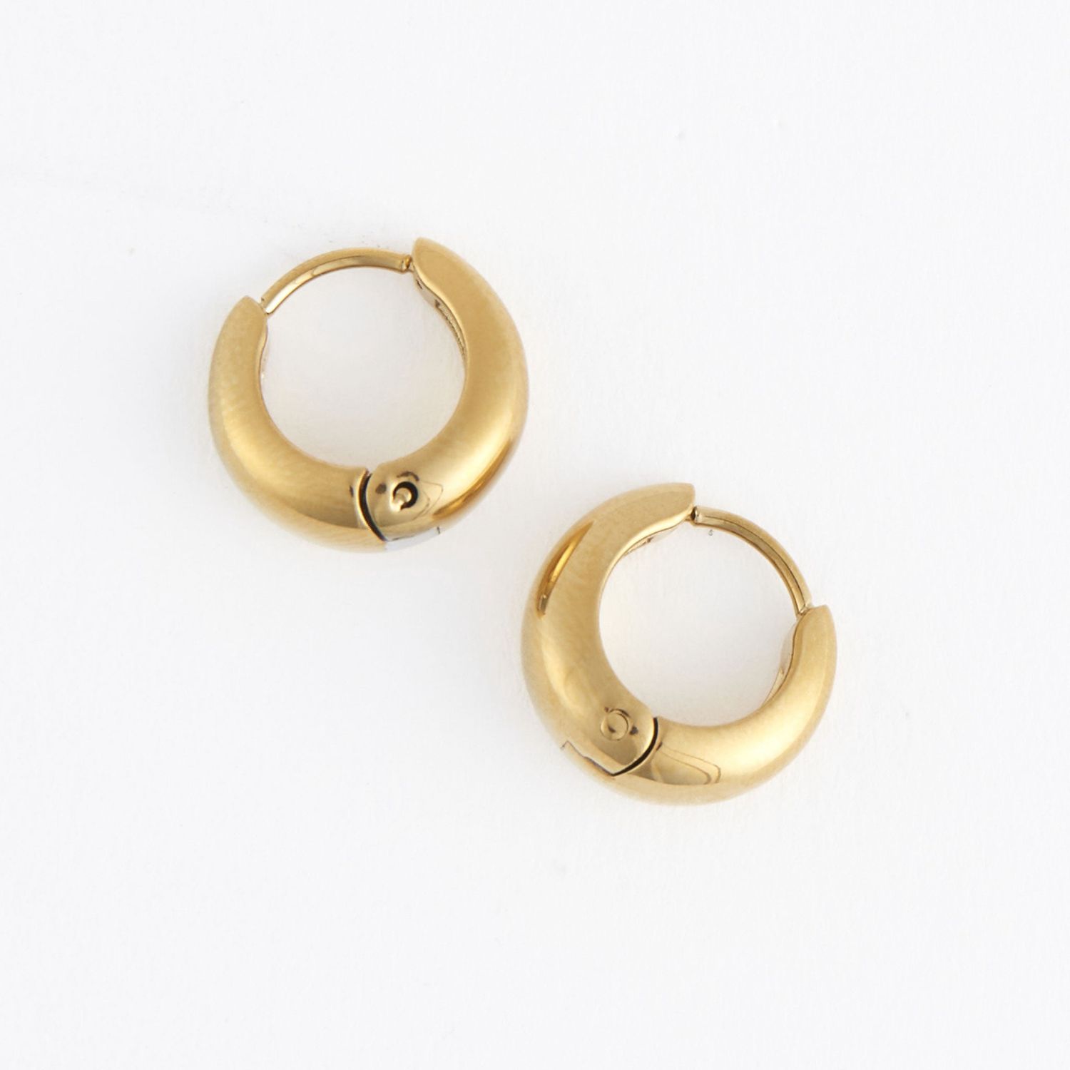 Narelle - Graduated Huggie Hoop Earrings - 18K Gold Plating