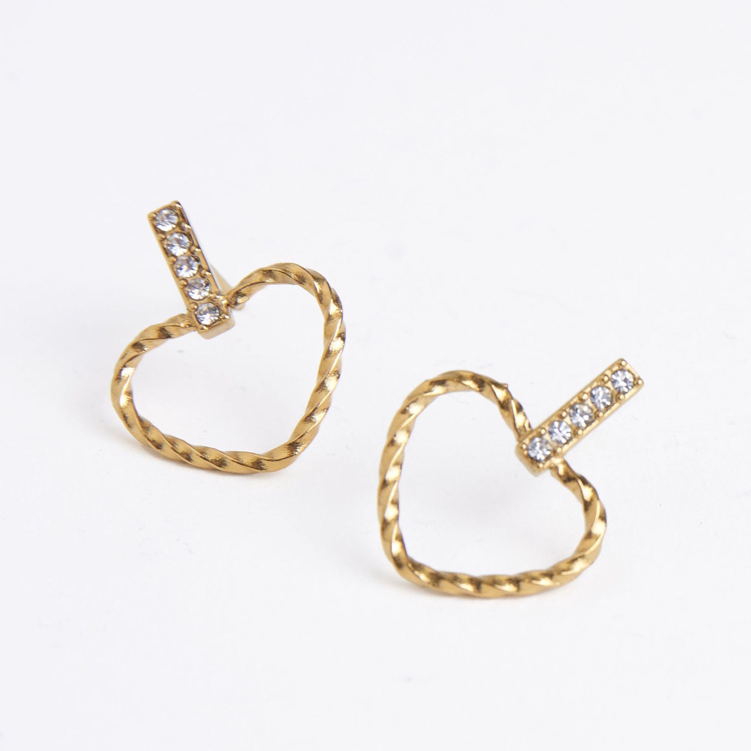 Narelle - Heart Outline Bar Stud Earrings - 18K Gold Plating