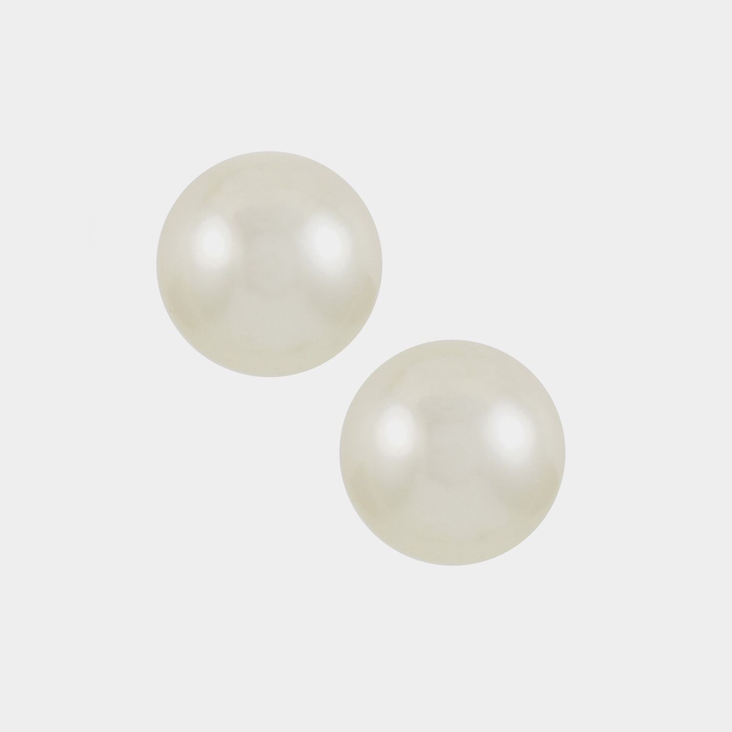 Whispers - Round Pearl Earrings