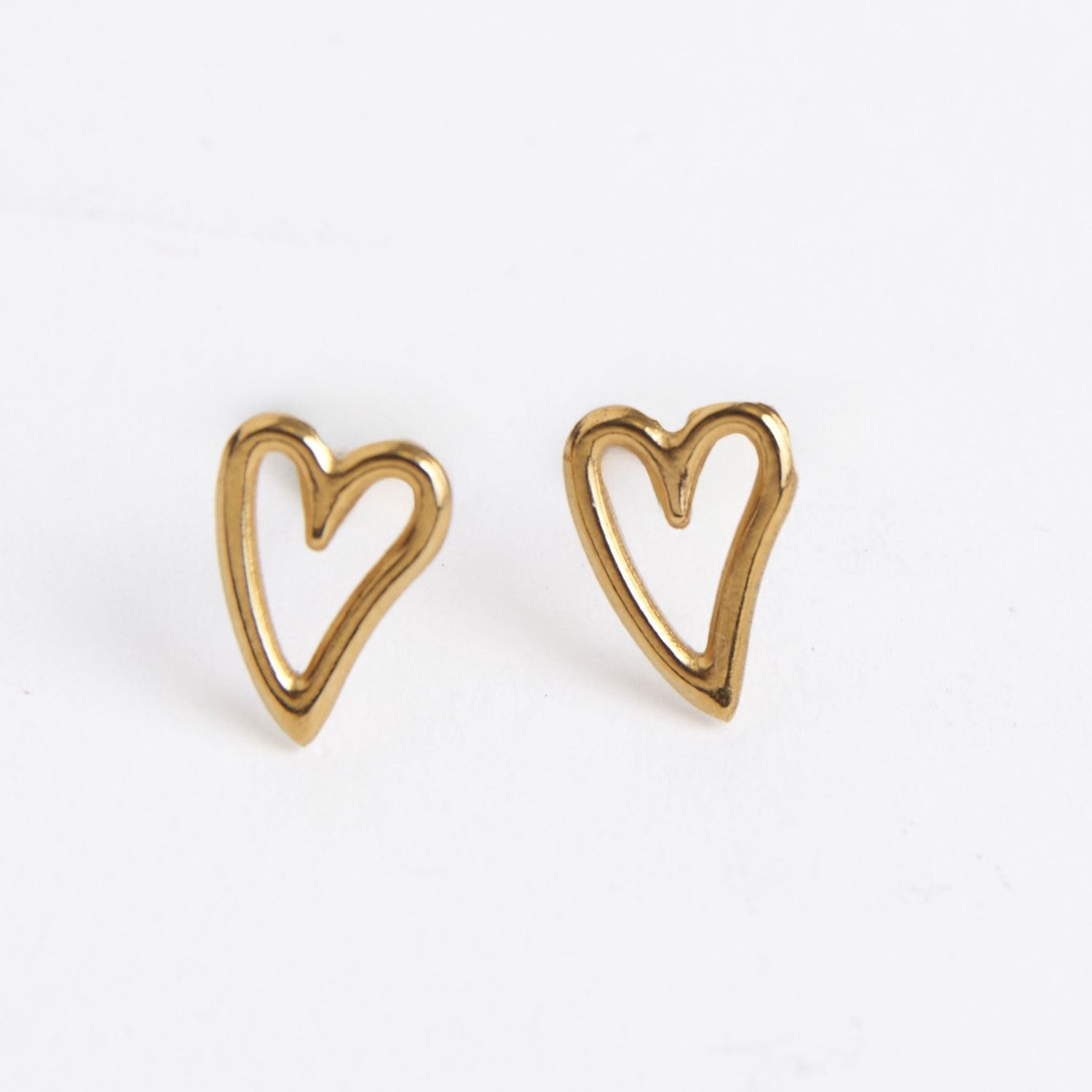 Narelle - Heart Outline Stud Earrings - 18K Gold Plating