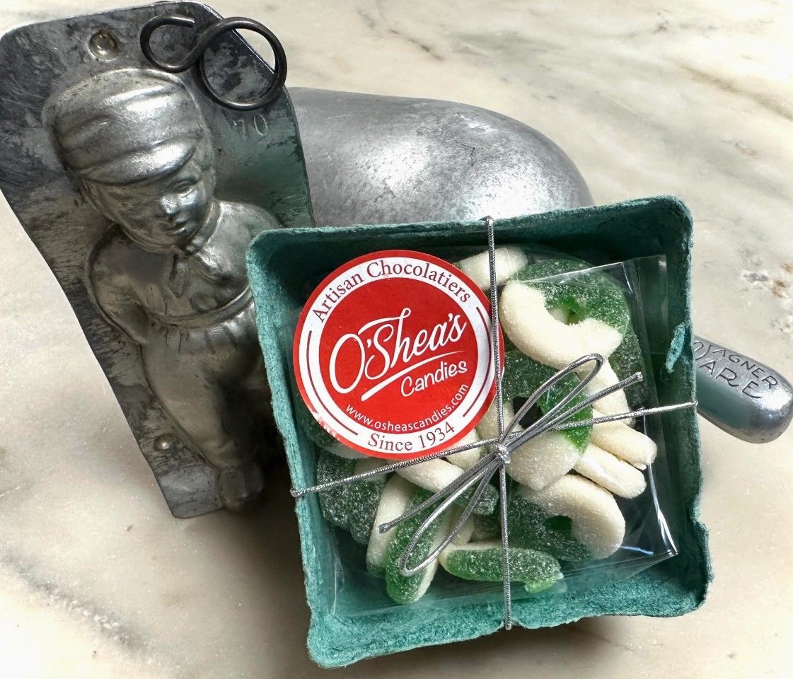 Farmer Market Style Gummy ? “Apple Rings W/Basket ” 1/2lb Farmer Market Style Gummy ? “Apple Rings W/Basket ” 1/2lb