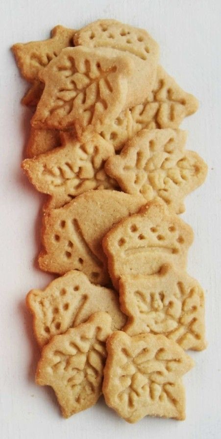 Maple Leaf Cookies