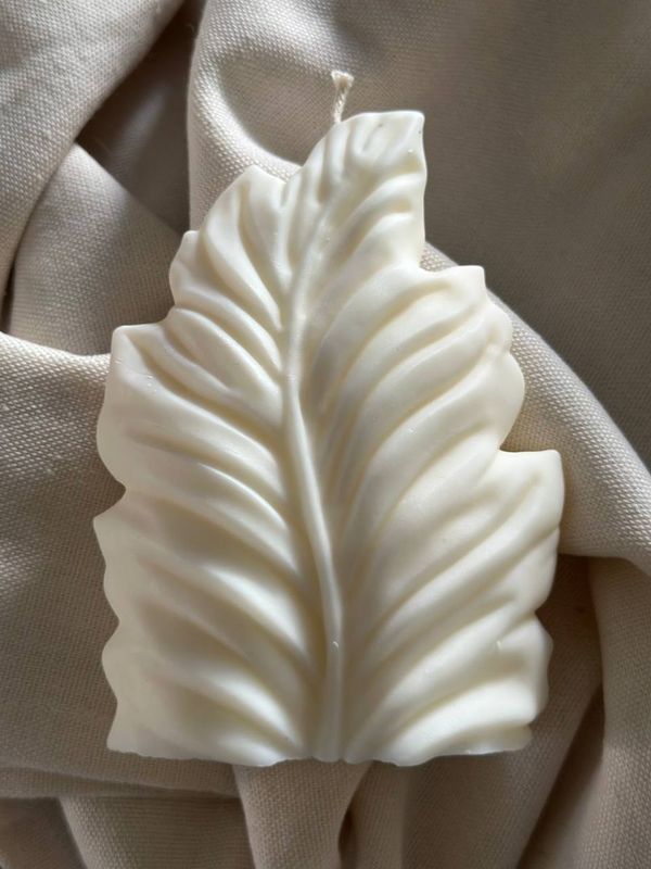 Leaf Candle 6 x 3 in
