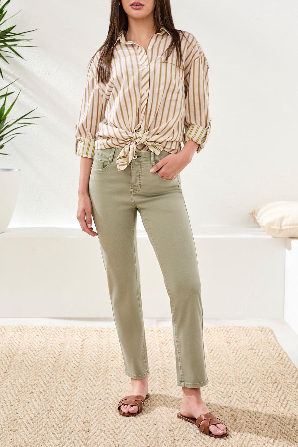 Jean Sophia Straight Hugging Ankle