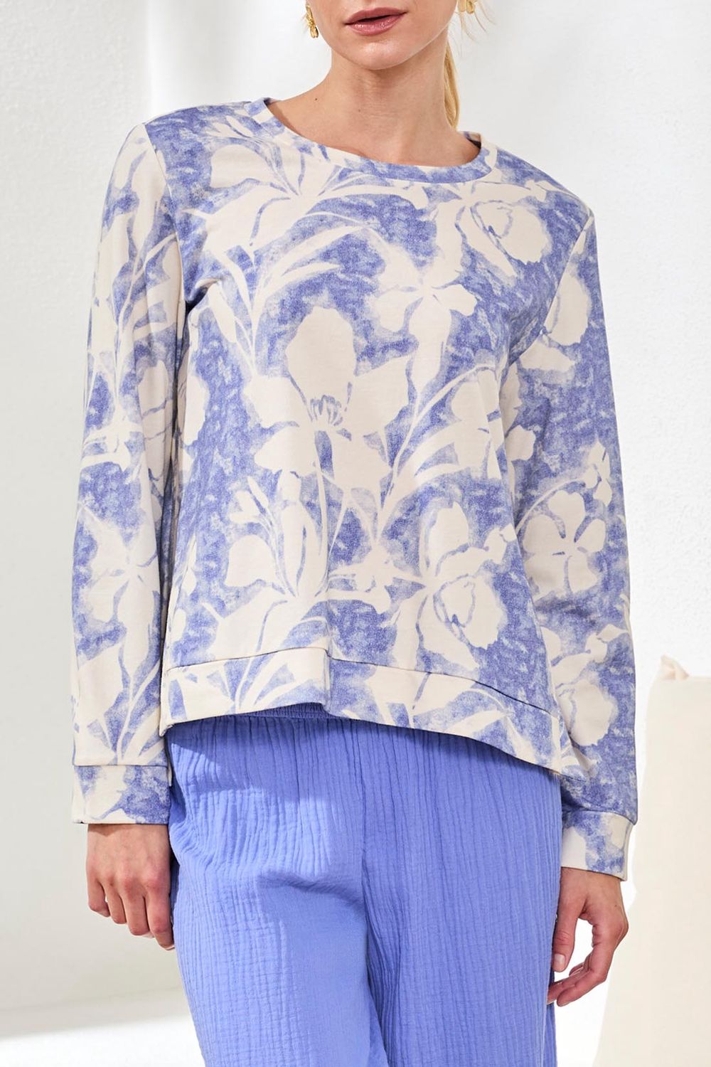 Top Crew neck  with detailed side slits