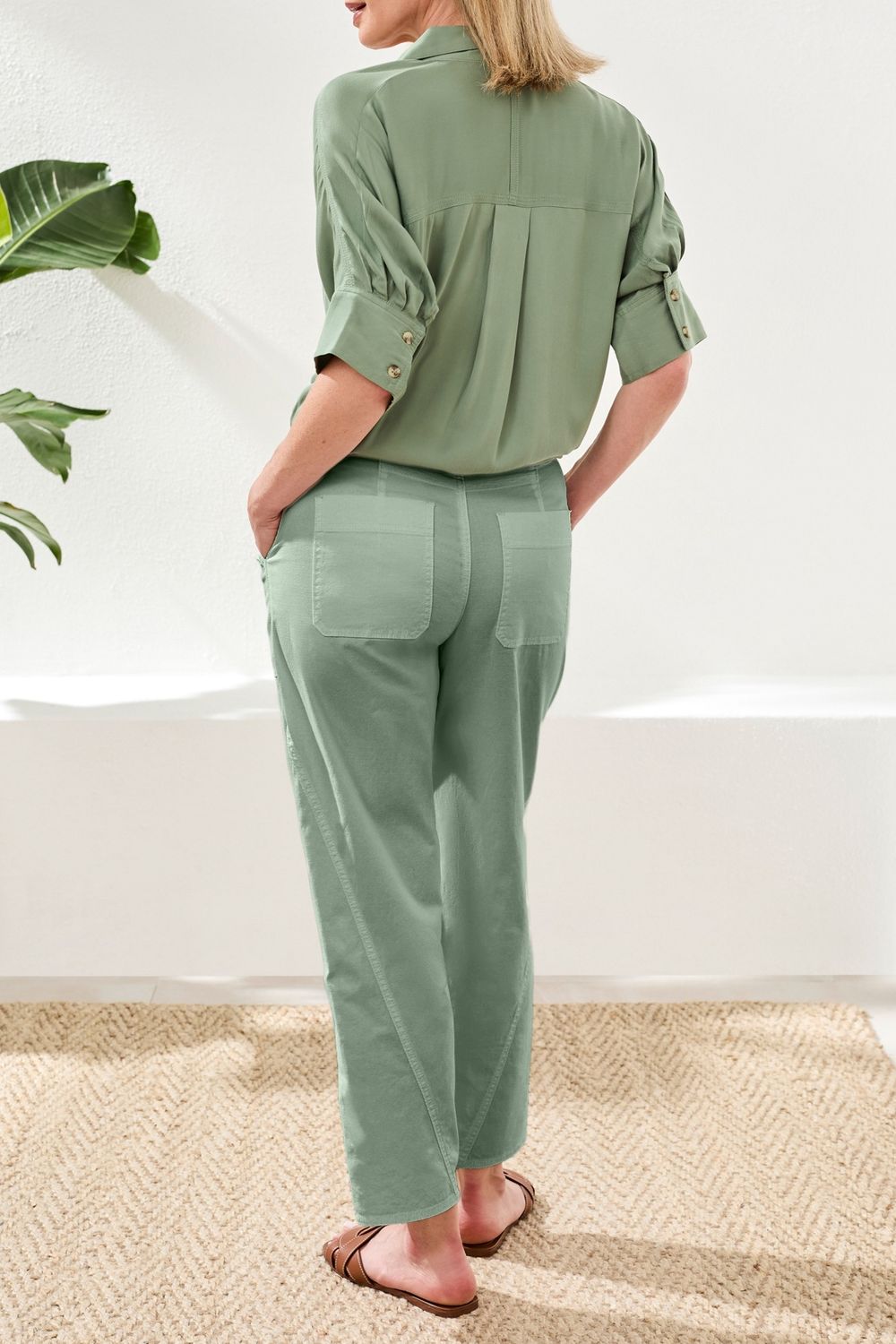 Pant Fly front ankle buttton vent