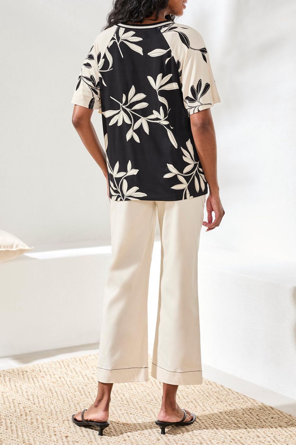 Top Flutter Sleeve Crew neck