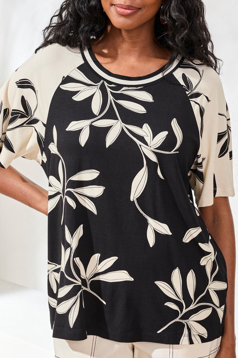 Top Flutter Sleeve Crew neck