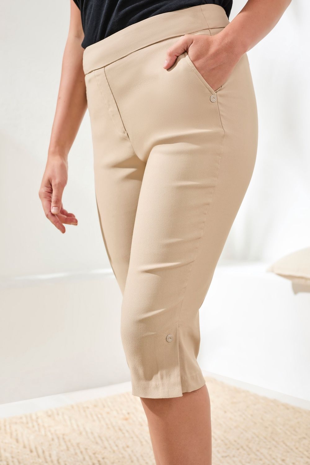 Capri Flatten it Pull on with Snap Vent