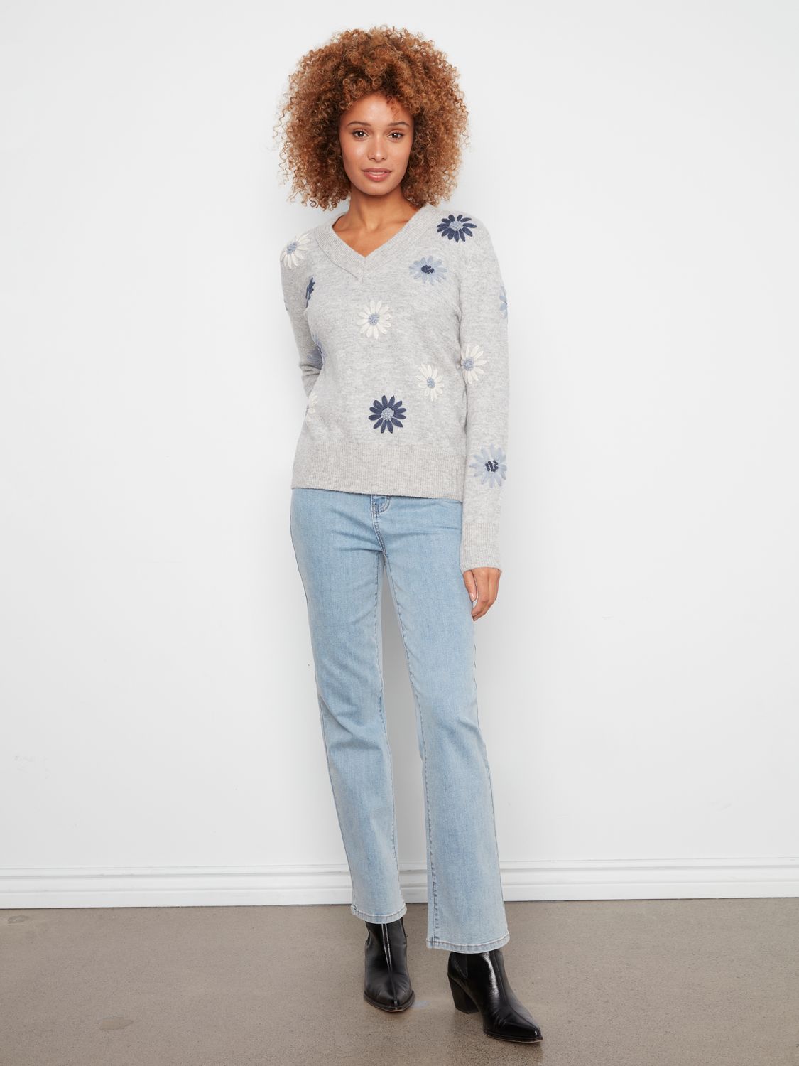 Sweater V-Neck Embroidered