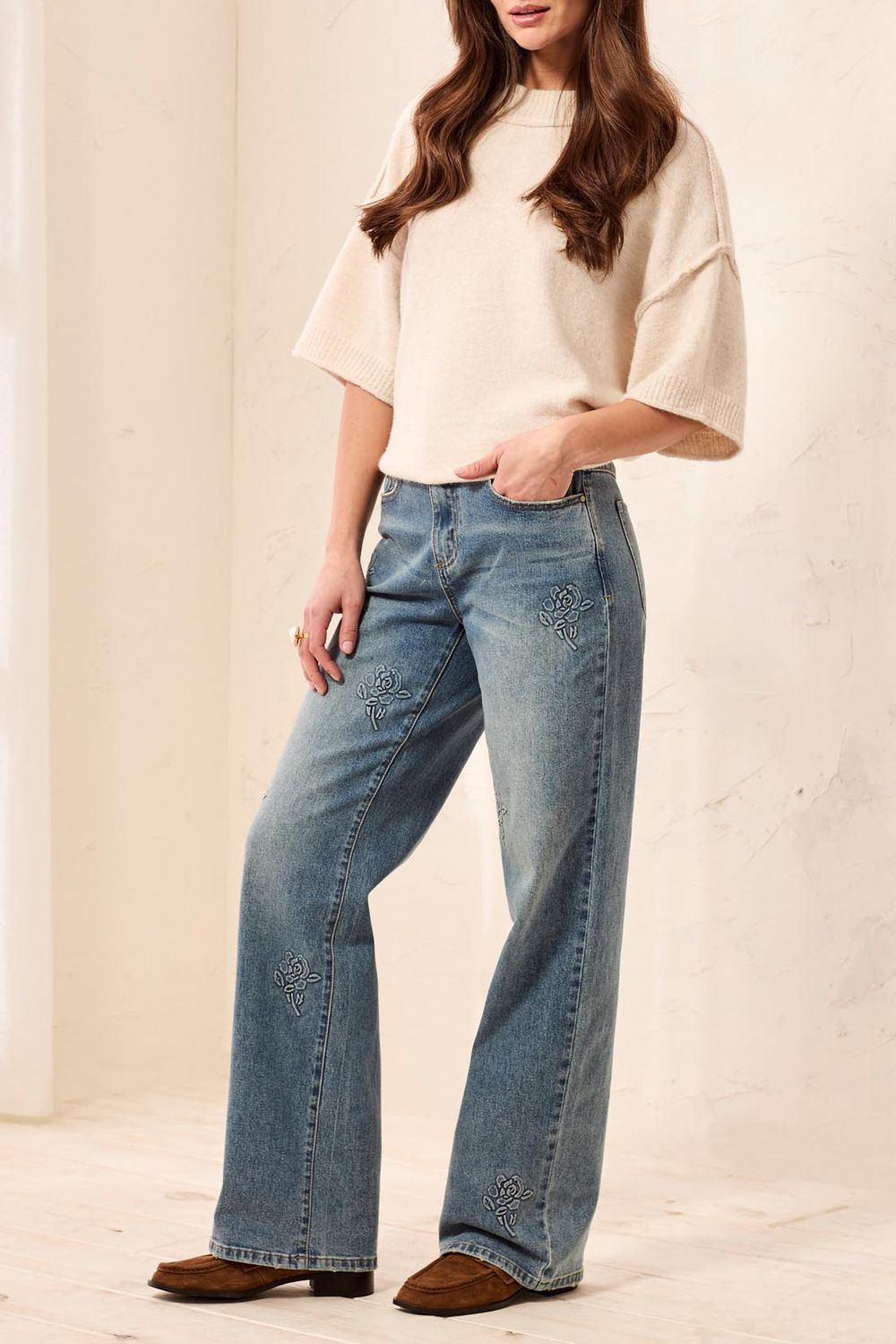 Jean Sophia  Curvy 3D Flower