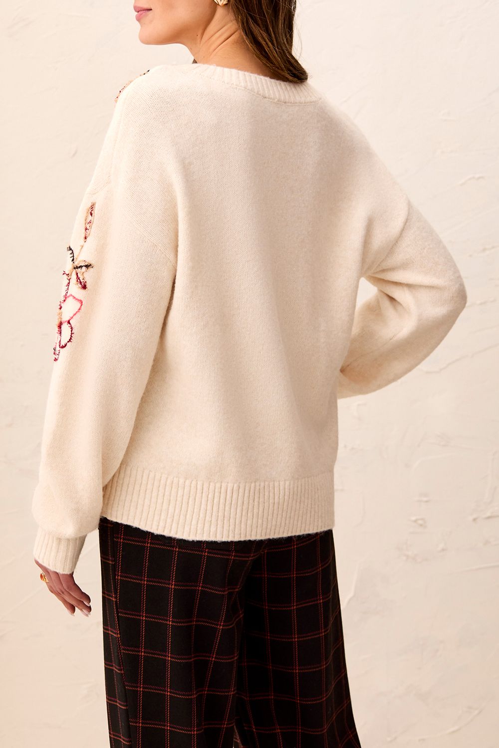 Sweater Crew Neck Eyelash Embroidered