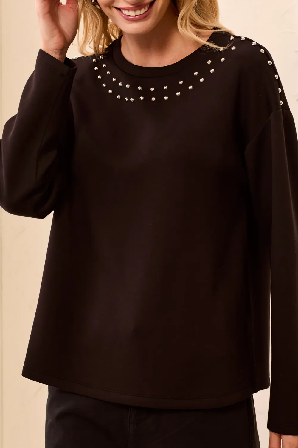 Top L/S crew neck with Studs, Color: Black, Size: S