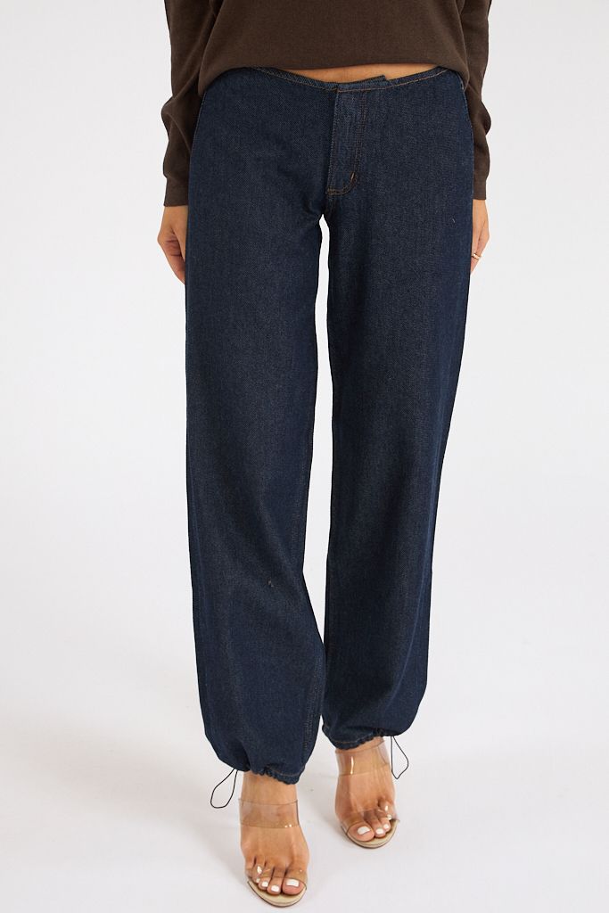 Sport Jean in Indigo, Still here