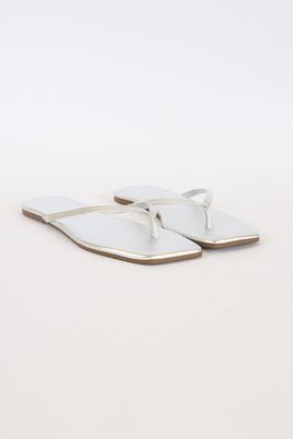 Square Toe Lily