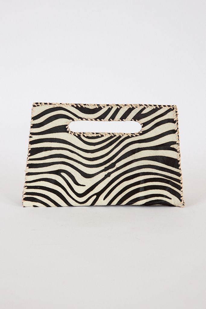 Mia Clutch, Studio caleidoscope