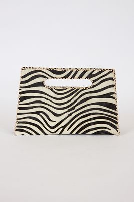 Mia Clutch, Studio caleidoscope