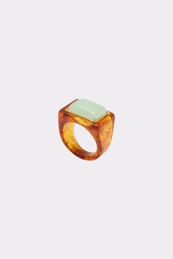 Ring (1) Resin
