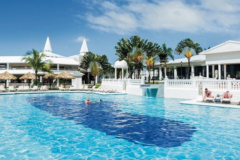 Montego Bay to Ocho Rios Round Trip Airport Transfer Montego Bay to Ocho Rios Round Trip Airport Transfer