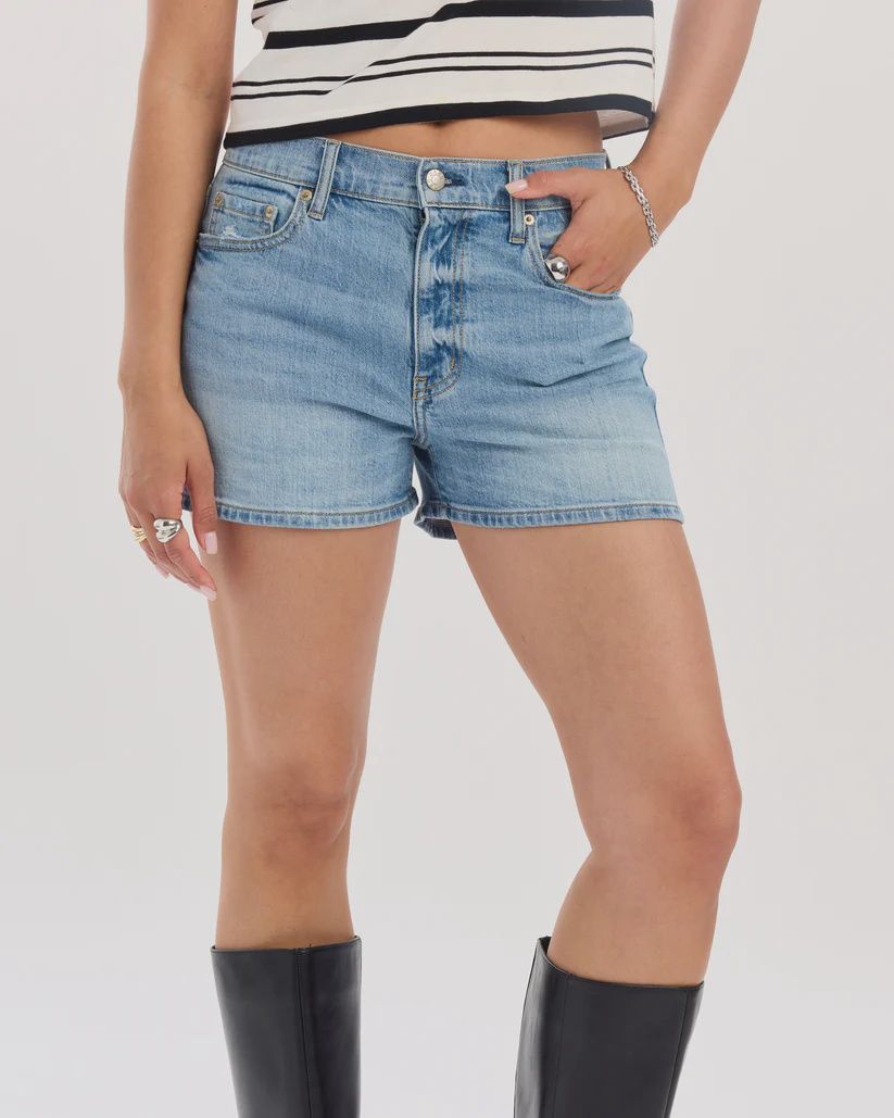 Troublemaker short in marina vintage Daze denim