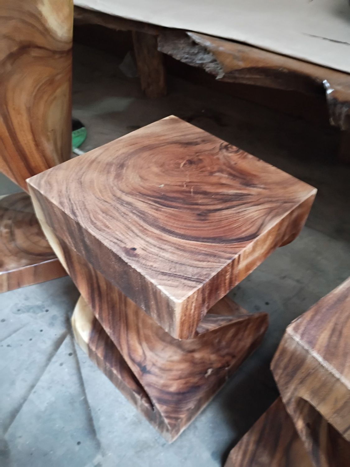 Suar Twist End Table Short