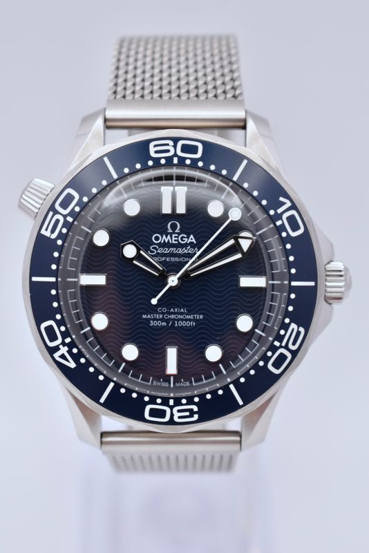 Omega Seamaster Diver 300M James Bond 60th Anniversary Referenz: 210.30.42.20.03.002