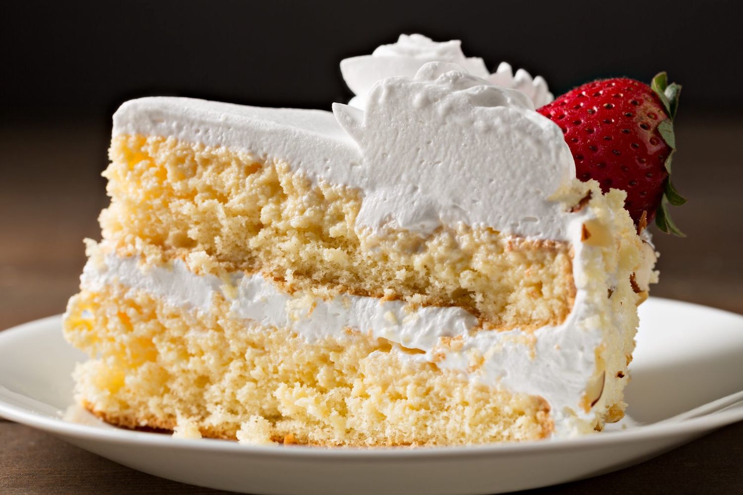 Tres Leches Cake Slice, Flavour: Vanilla
