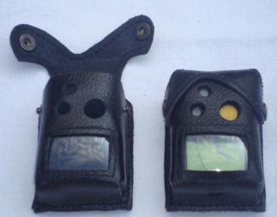 Housse cuir à rabat "oreilles" pour pager / bip swissphone séries DE700 / DE900