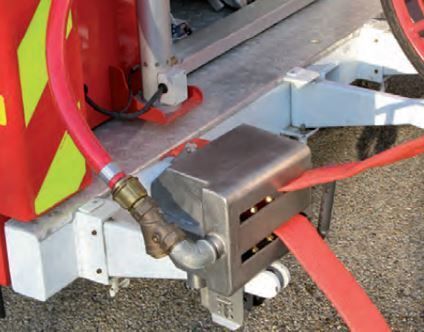 Laveur-brosseur de tuyaux incendie tous diamètres double passage - mobile