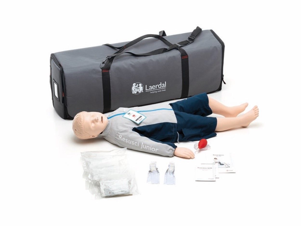 Mannequin de formation secourisme Resusci Junior QCPR, compatible SkillGuide et SimPad SkillReporter LAERDAL Mannequin de formation secourisme Resusci Junior QCPR, compatible SkillGuide et SimPad SkillReporter LAERDAL