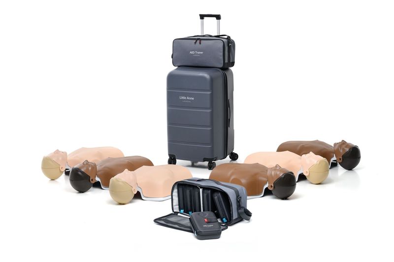 Pack de 6 mannequins de formation secourisme New Little Anne coloris clair avec 6 AED trainer LAERDAL